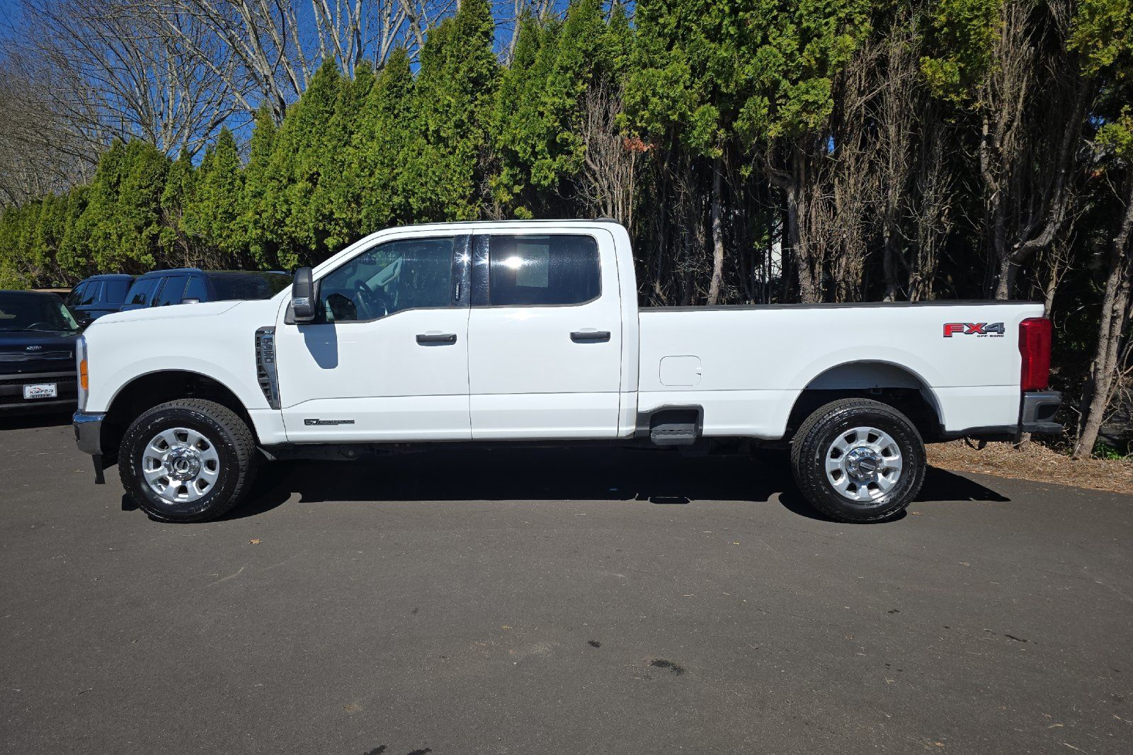 View vehicle photo 7