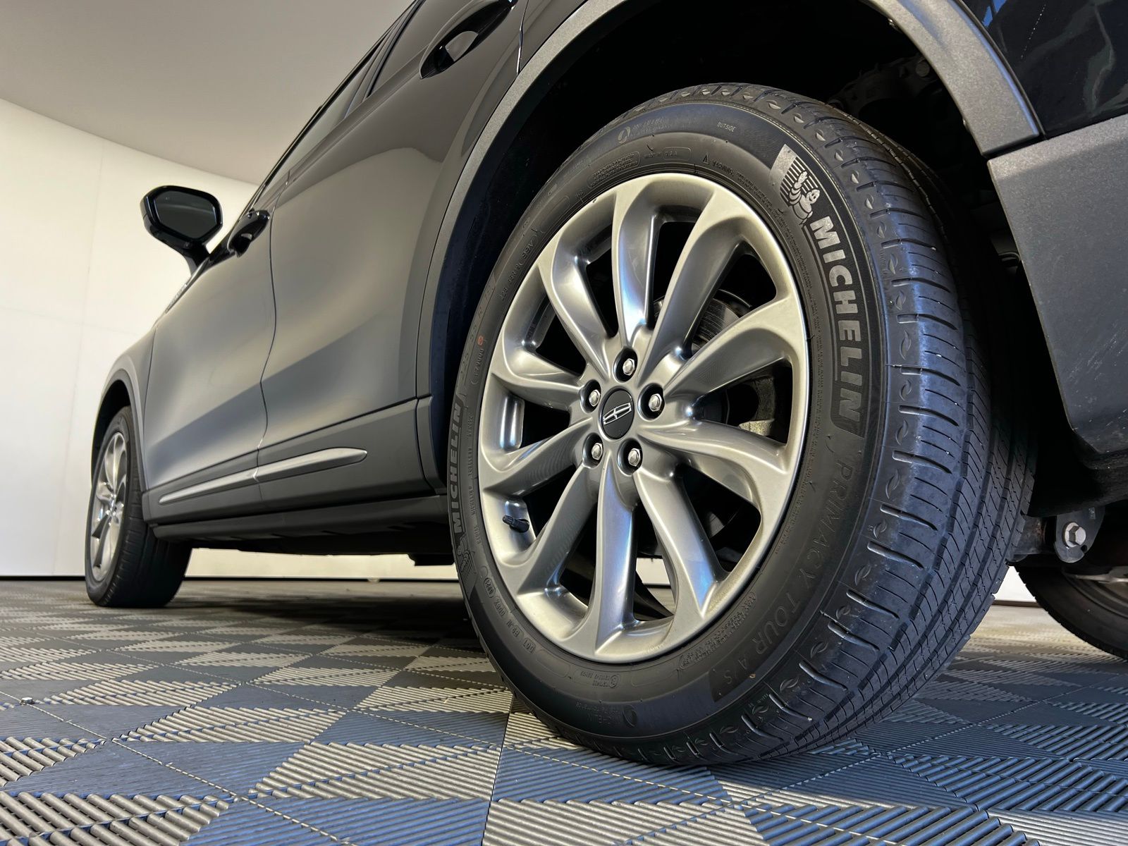 Thumbnail: 2021 Lincoln Corsair - 9