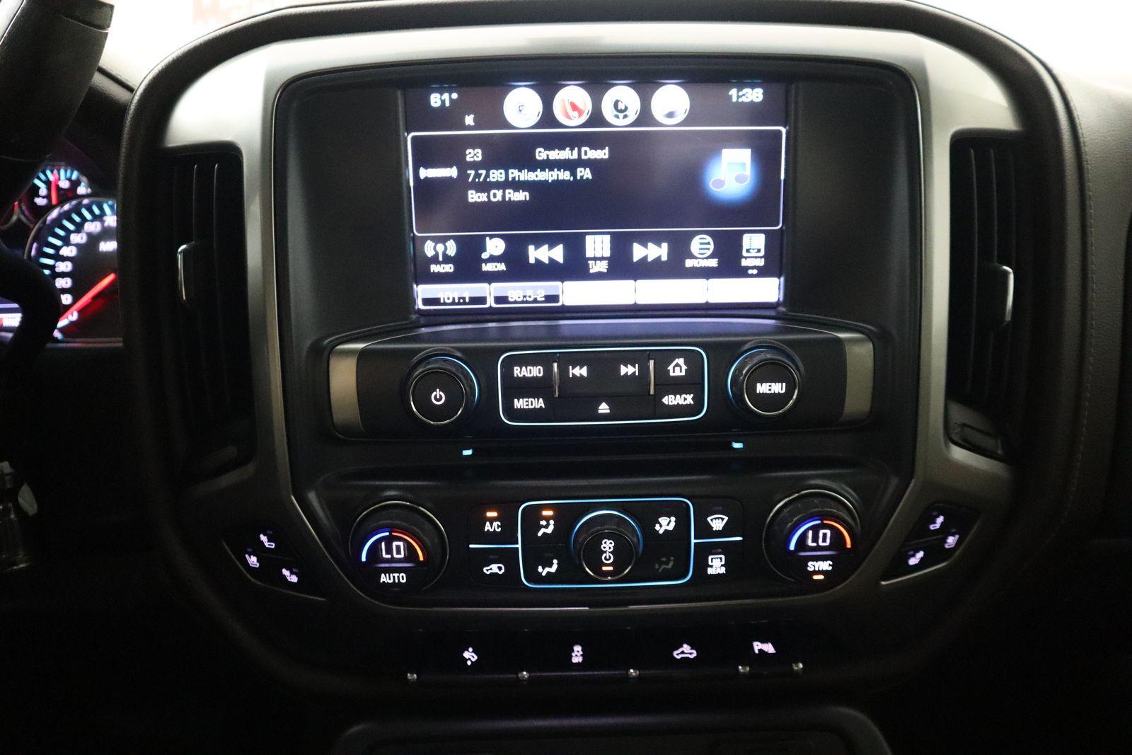 2018 Chevrolet Silverado 1500 LTZ photo