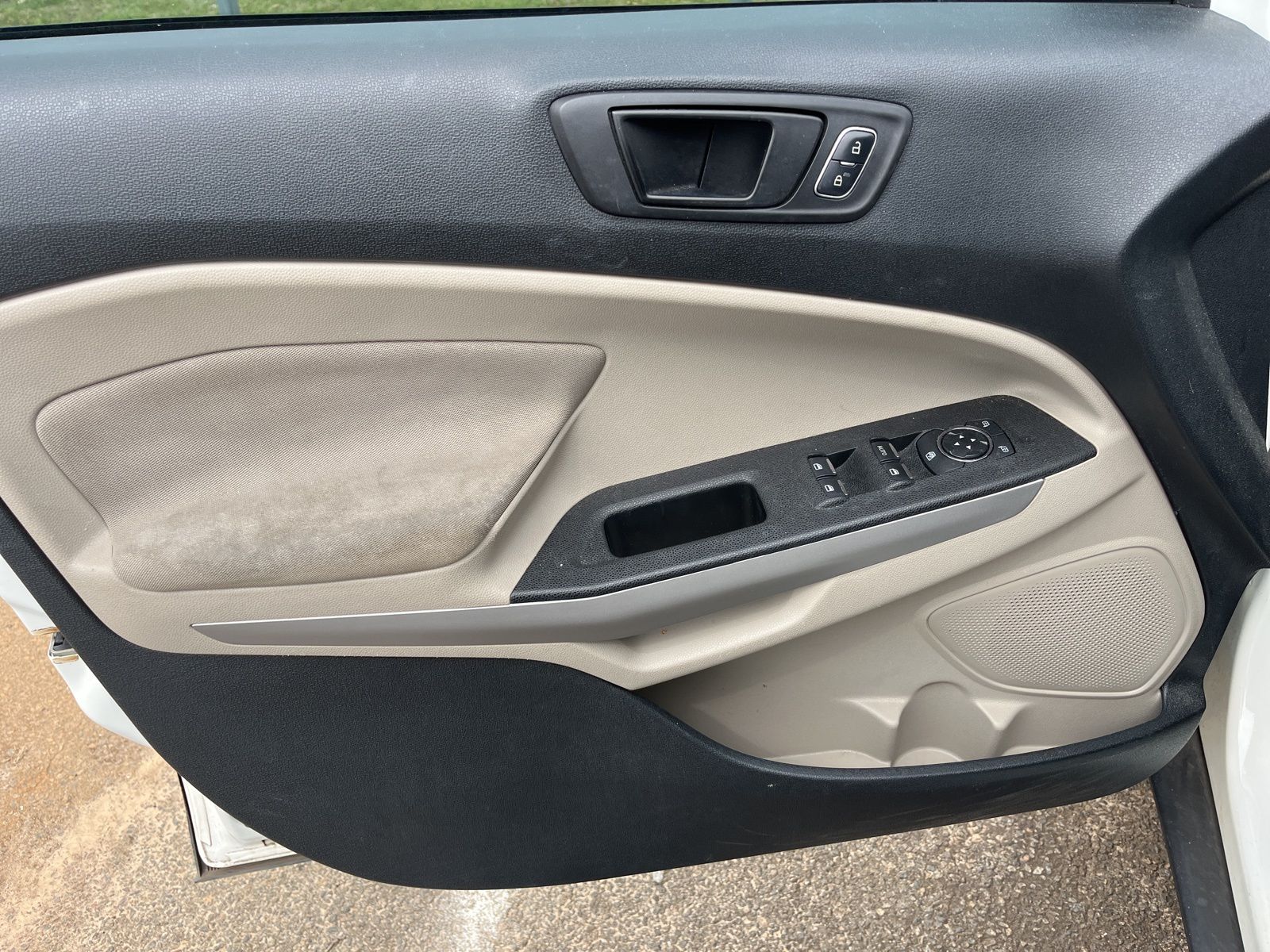 Used 2018 White Ford S image 11