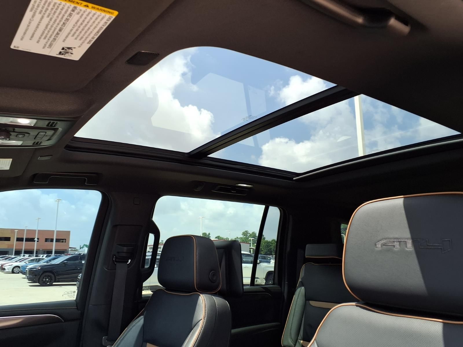 2024 GMC Yukon XL AT4 - 11
