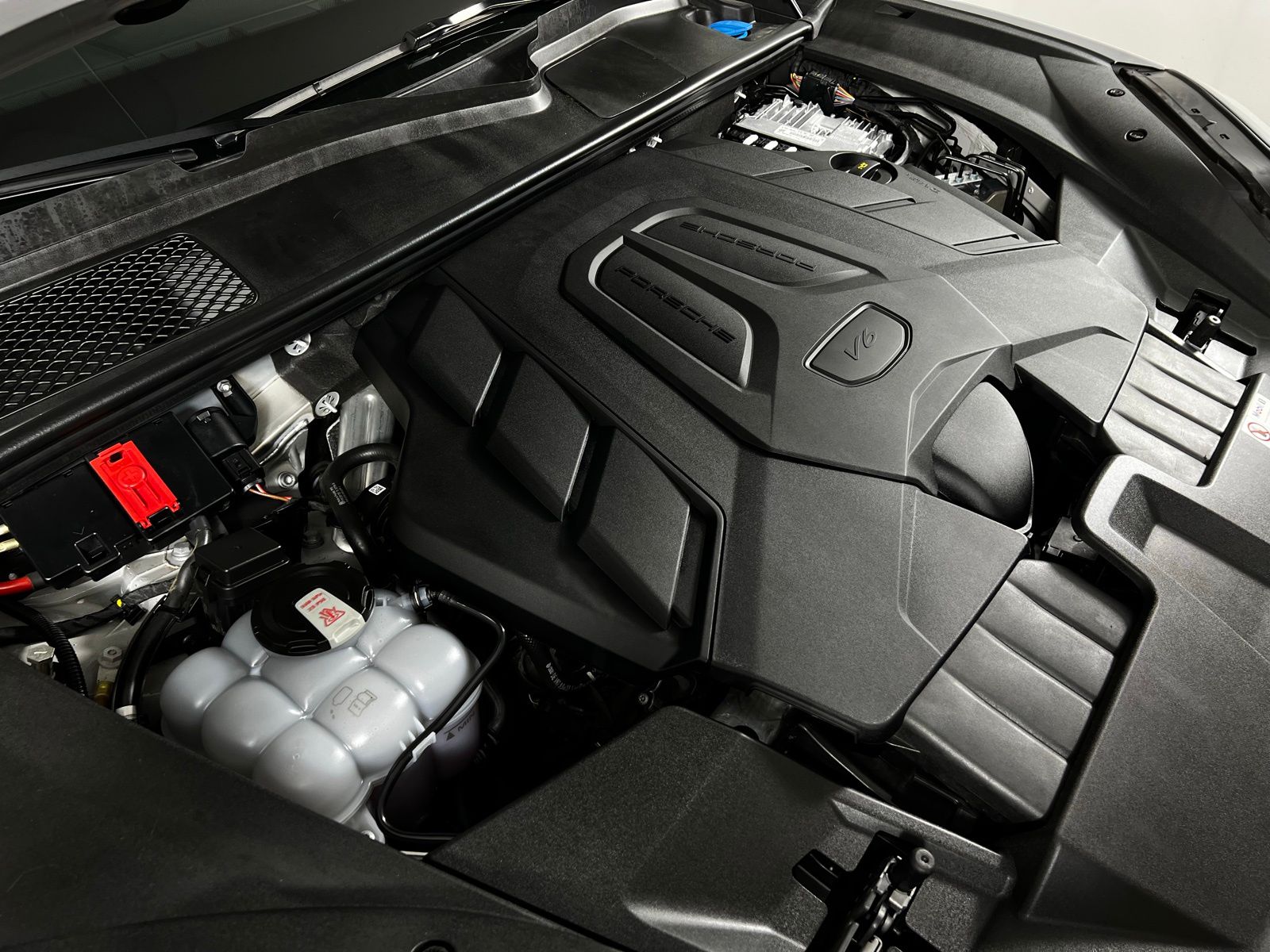 Thumbnail: 2024 Porsche Cayenne - 10