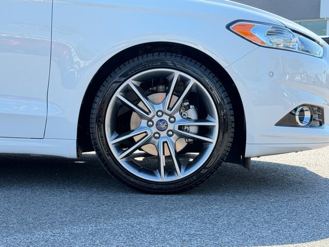 Used 2016 Oxford White Ford Titanium image 26