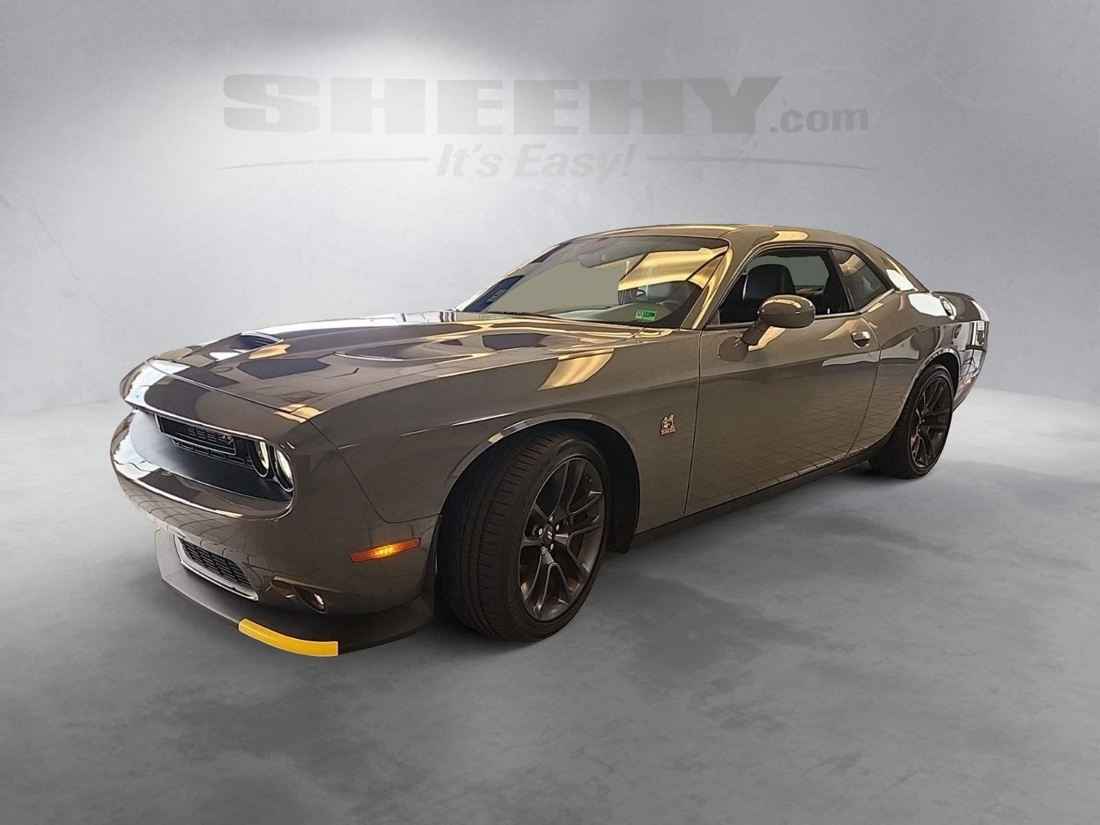 Used 2023 Destroyer Gray Clearcoat Dodge R/T Scat Pack image 15