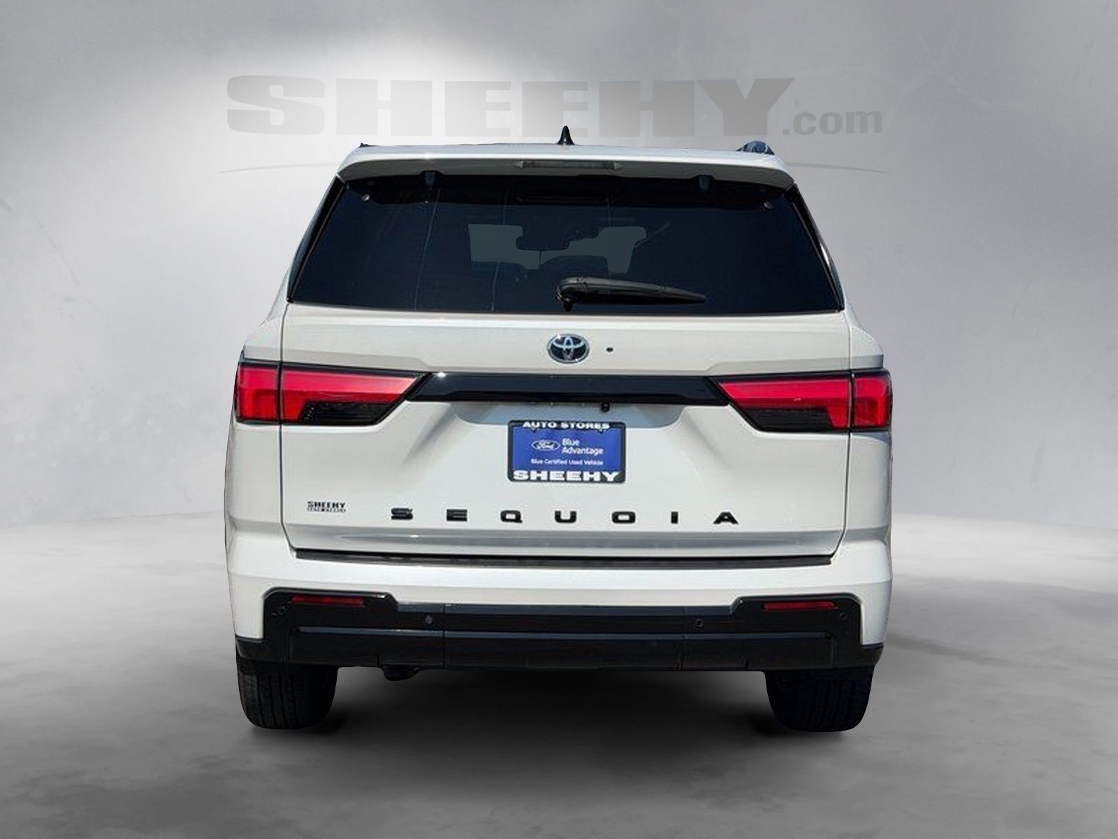 Used 2023 Pearl Toyota Platinum image 15