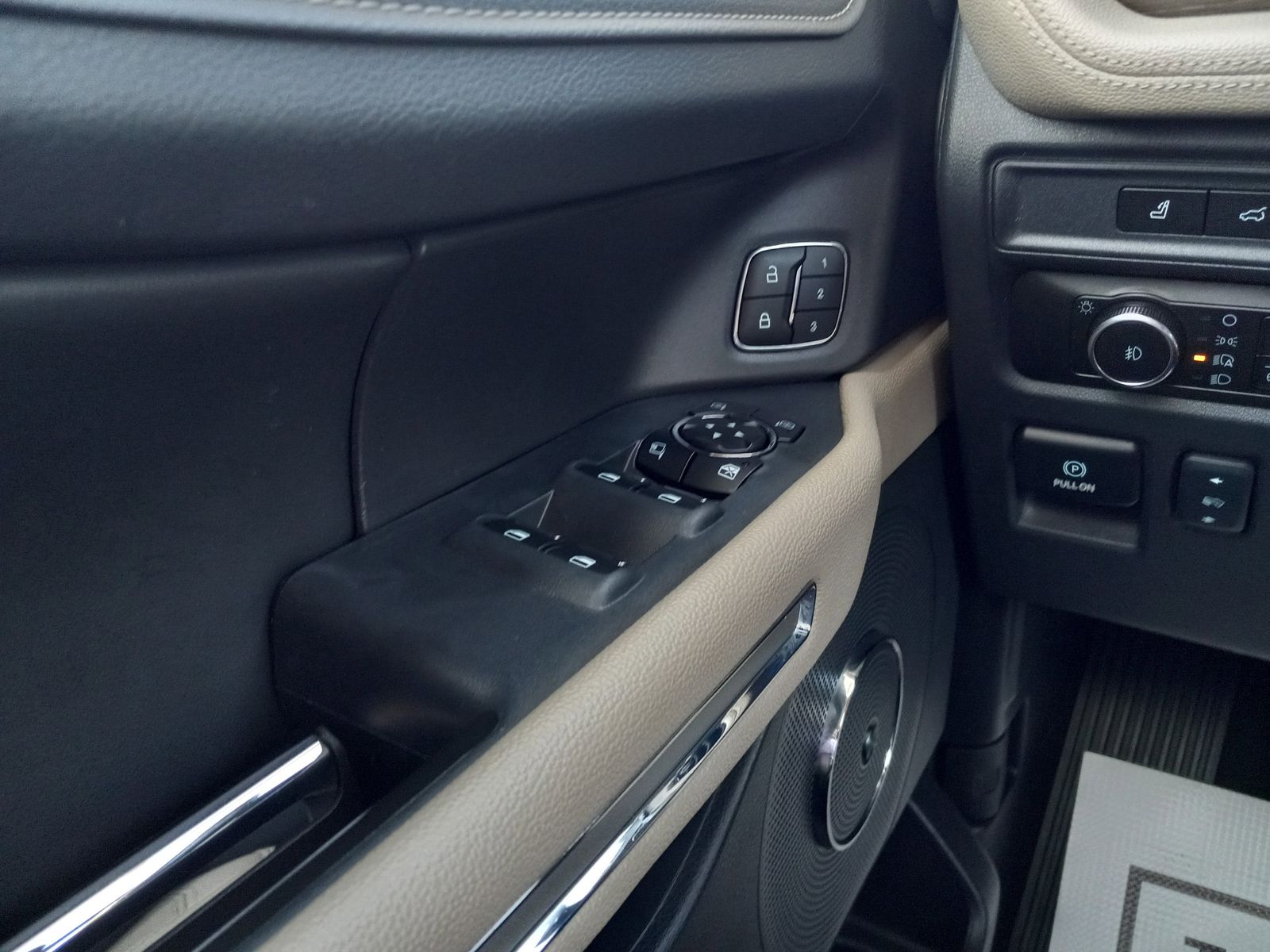 2024 Ford Expedition image 30