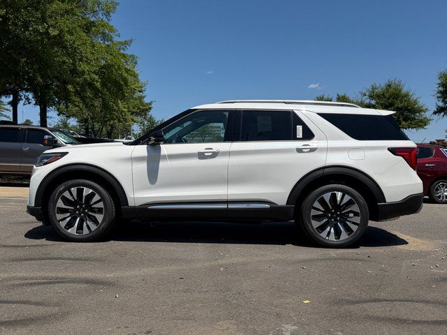 New 2026 Star White Metallic Tri-Coat Ford Platinum image 3