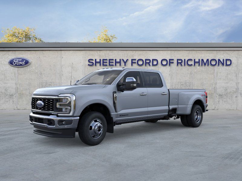 New 2026 Glacier Gray Metallic Tri-Coat Ford Lariat image 2