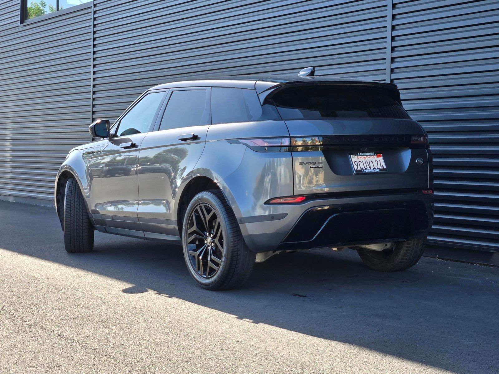 View vehicle photo 5