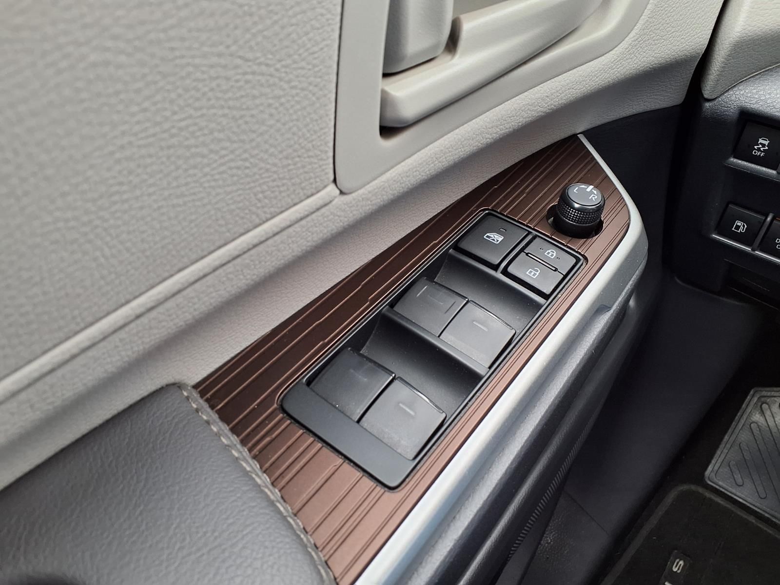 2023 Toyota Sienna LE Gray at Westside Lexus