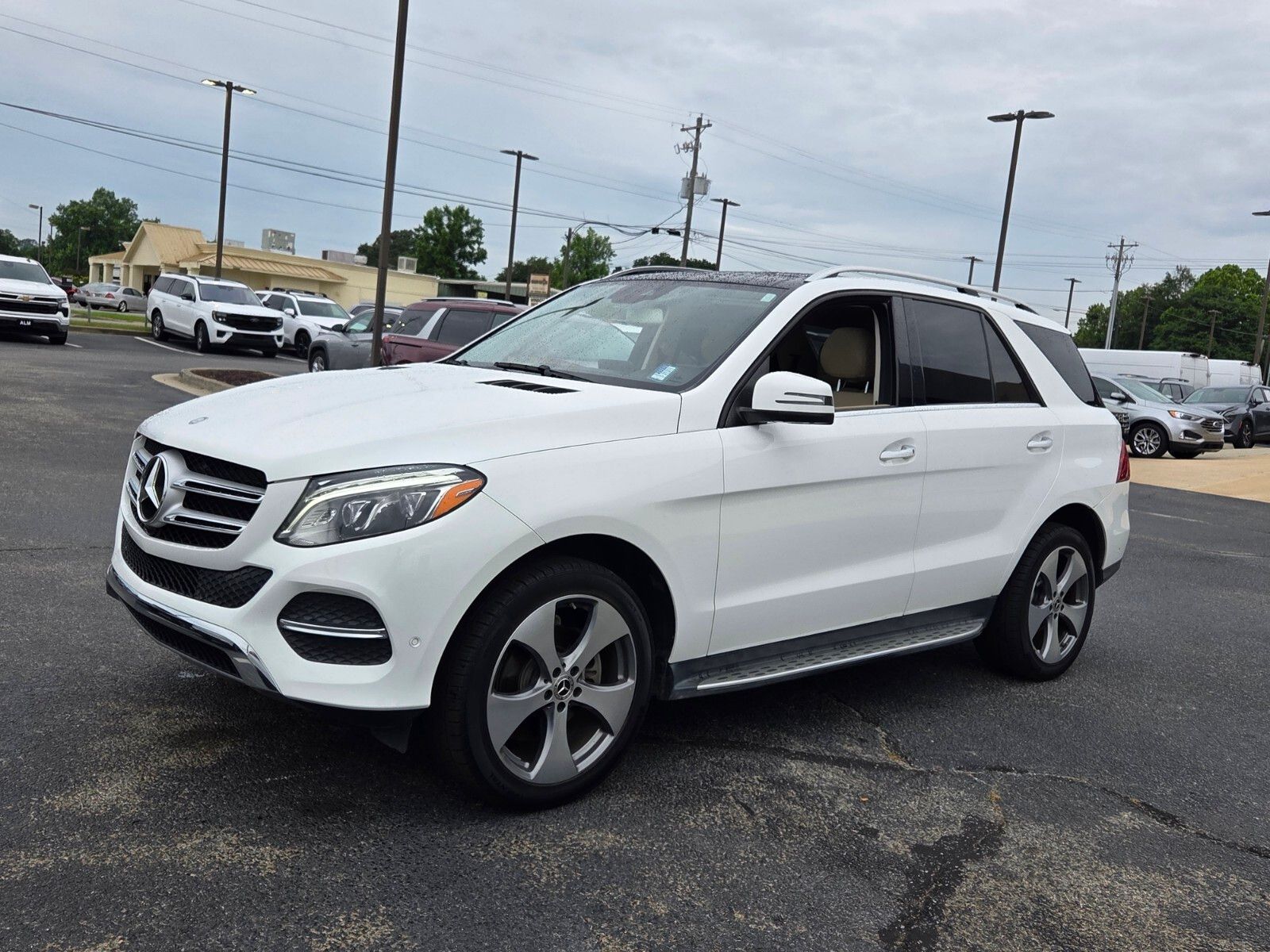 Used 2017  Mercedes-Benz GLE 350 image 3