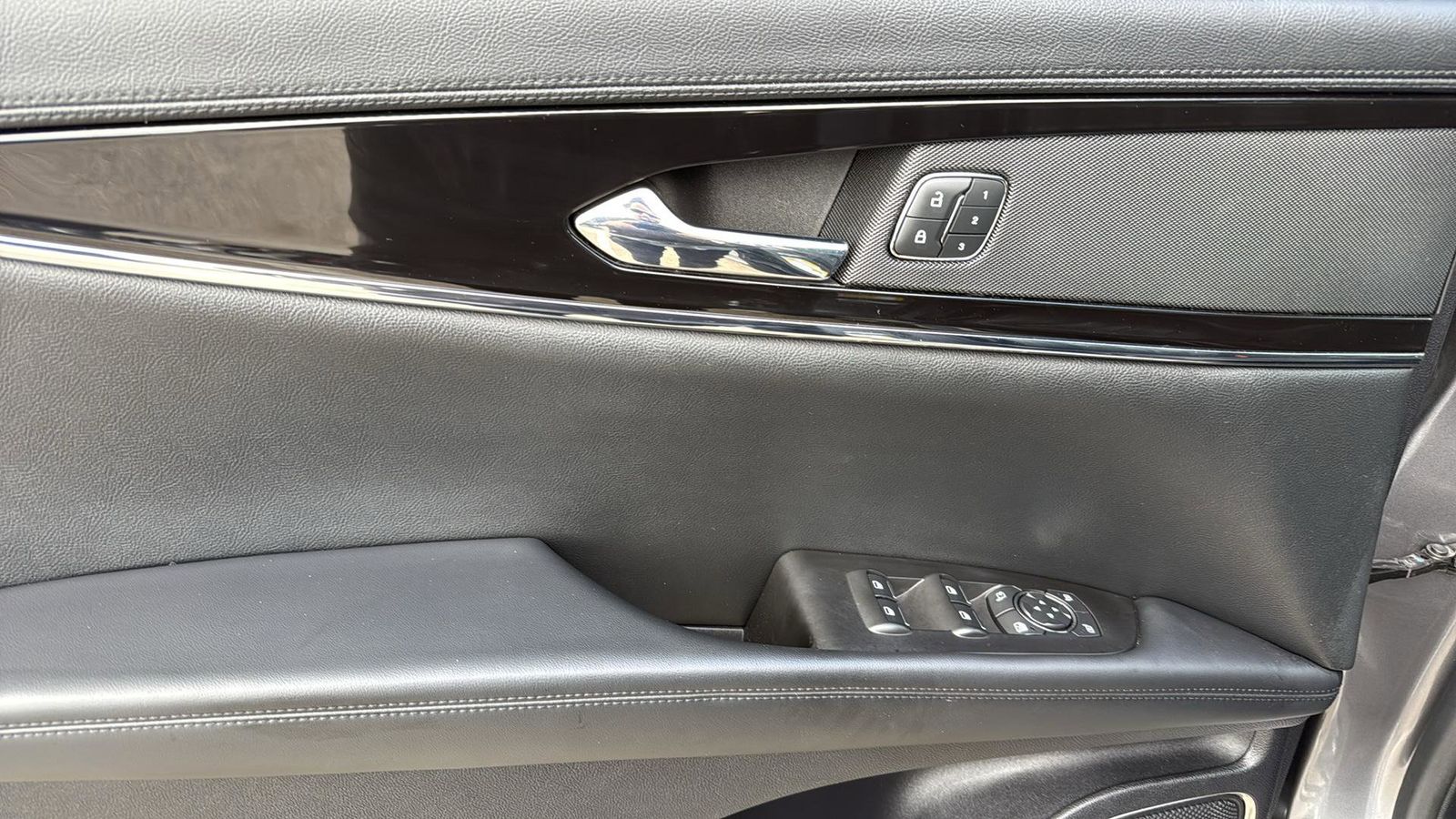 Used Car 2021 Lincoln Nautilus  Standard For Sale Under $30,000 In Austin, Texas