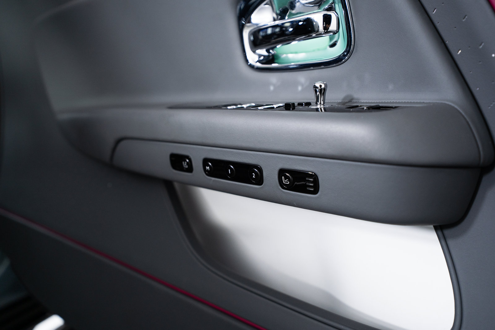2024 Rolls-Royce Spectre — full photo 26 of 54
