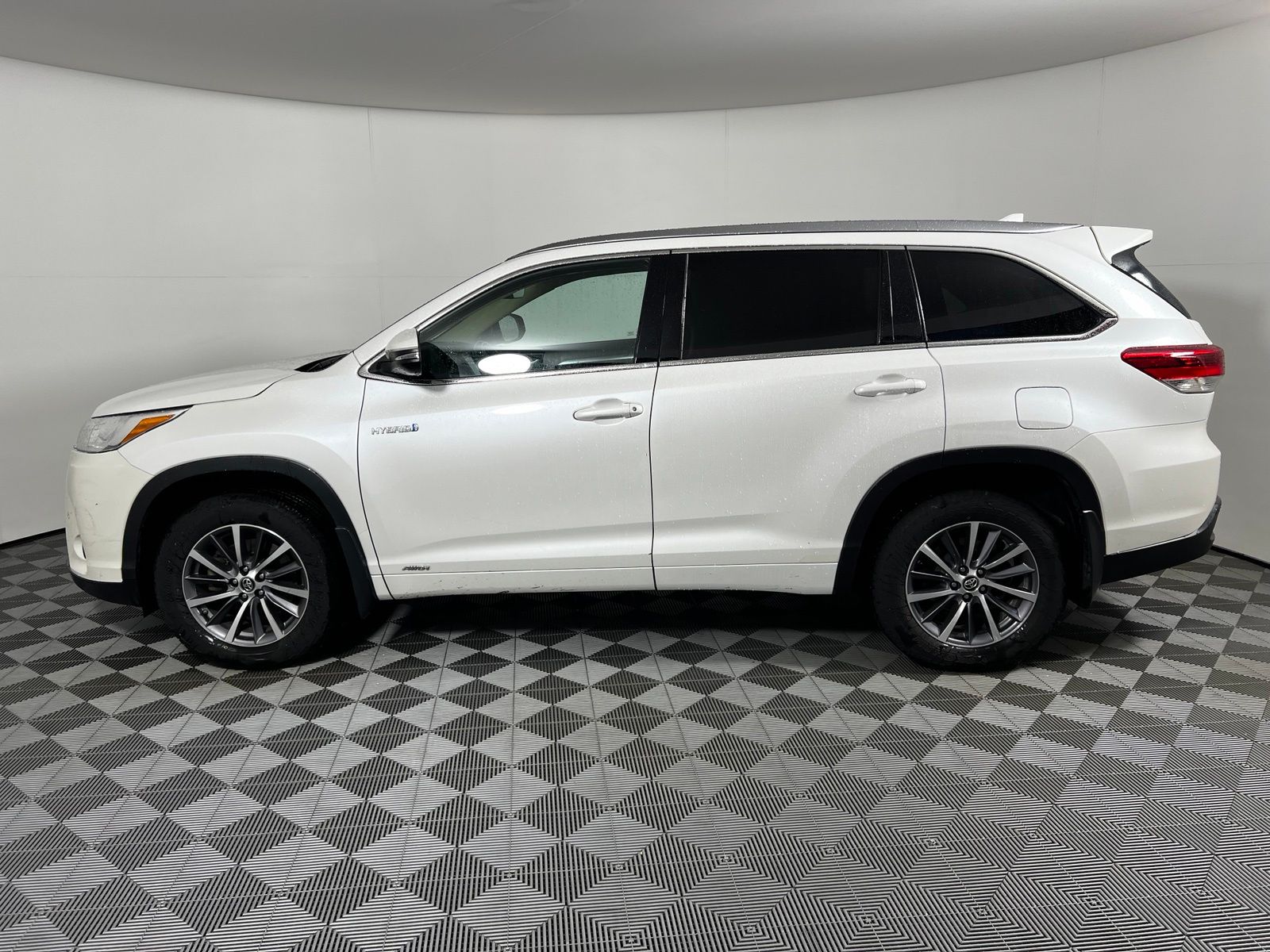 Thumbnail: 2018 Toyota Highlander - 6