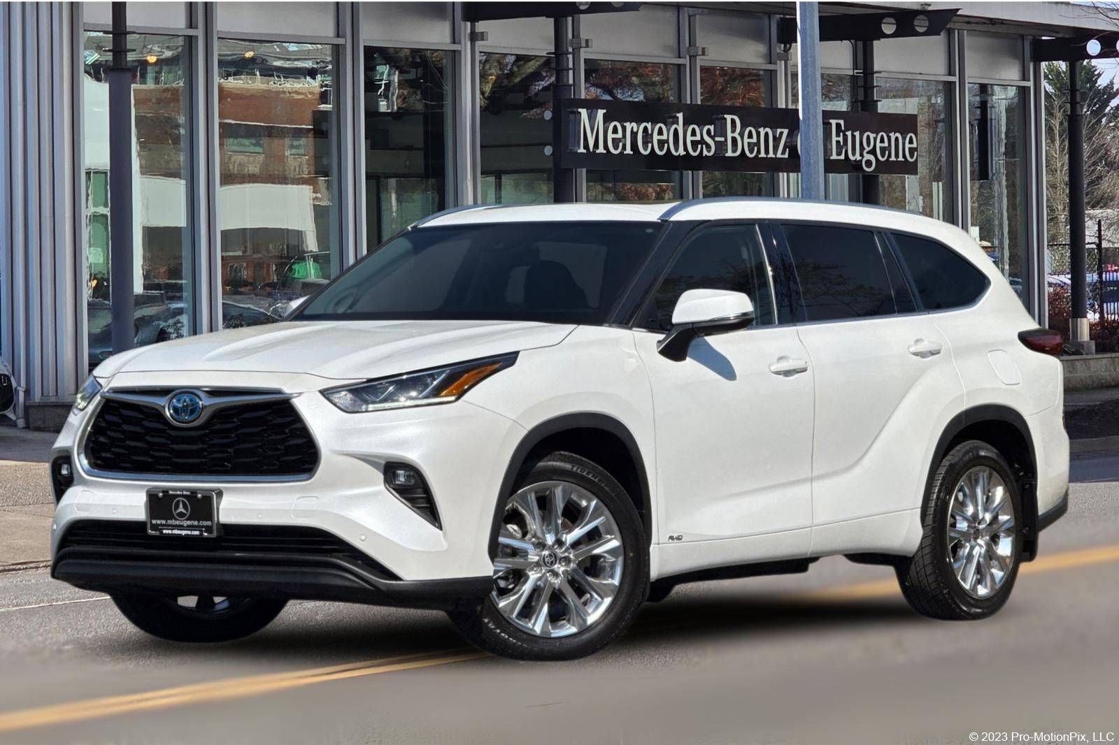  2023 Toyota Highlander Hybrid Limited AWD   