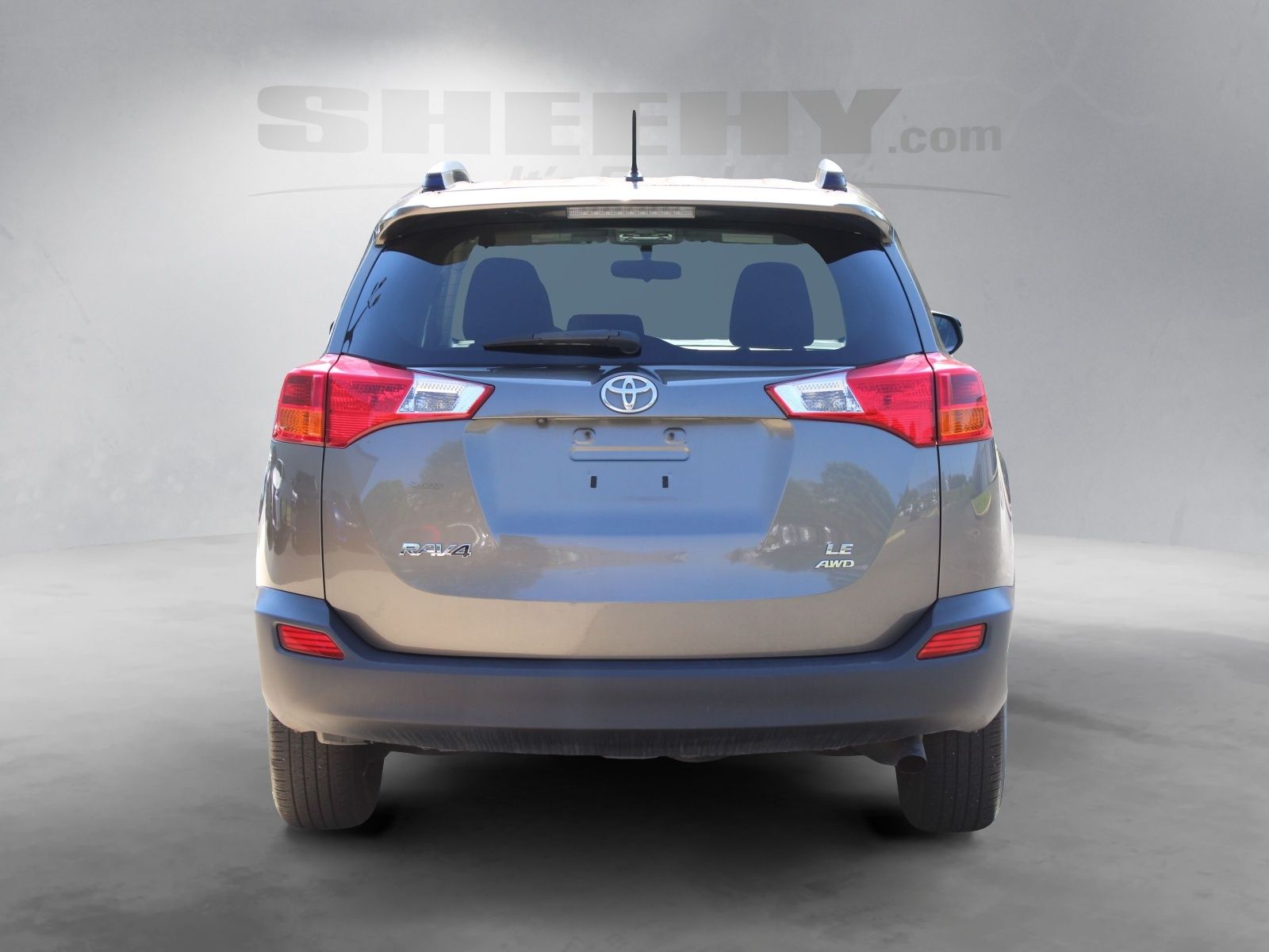Used 2015 Brown Toyota LE image 8
