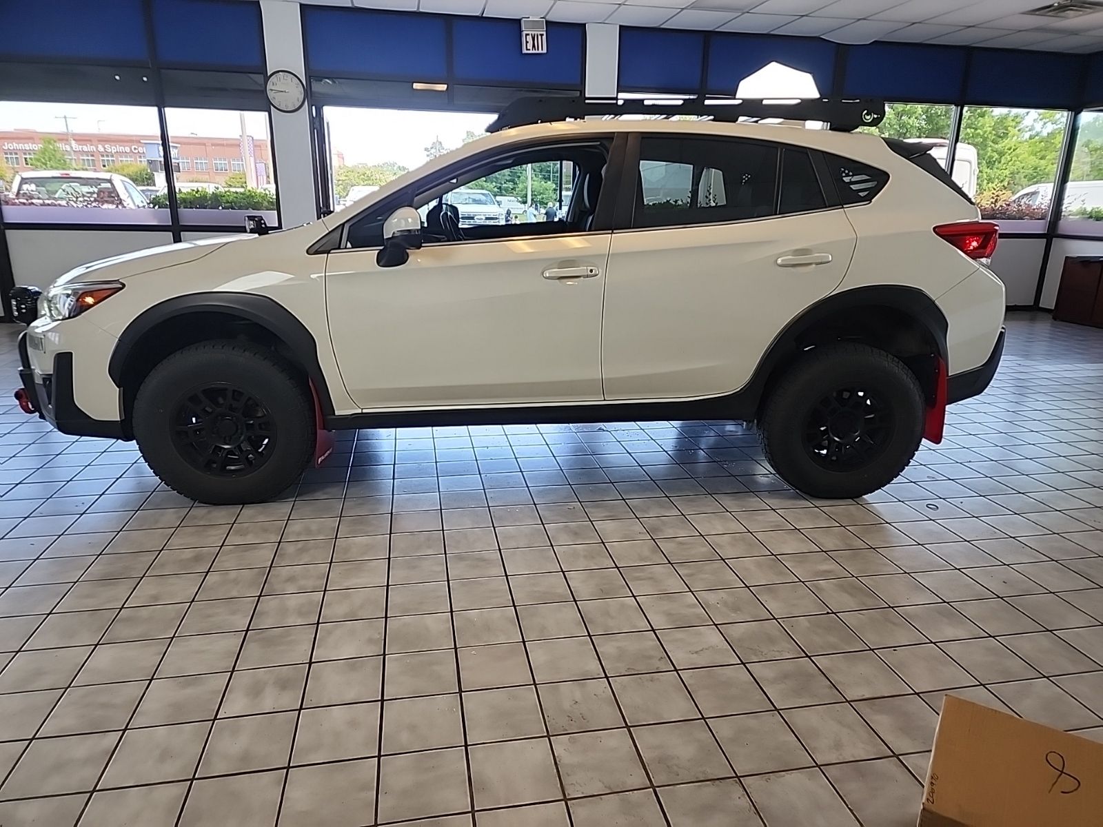 Used 2023 Crystal White Pearl Subaru Limited image 4