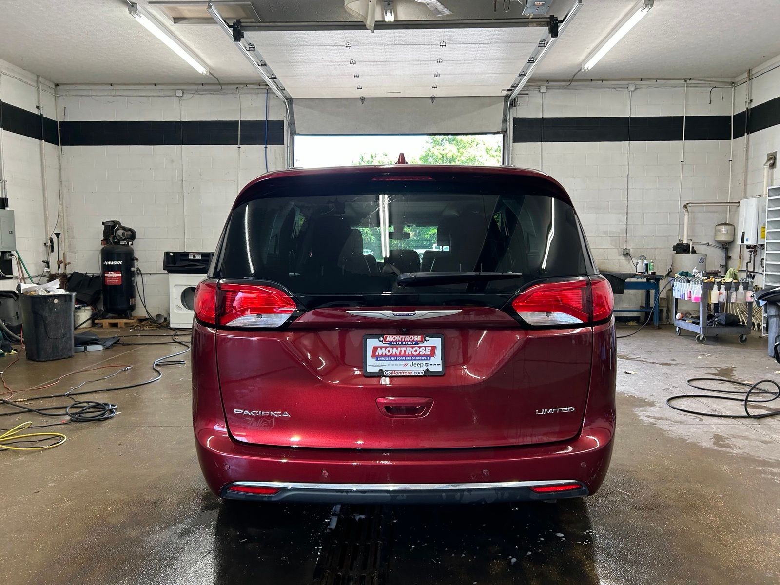 View vehicle photo 5