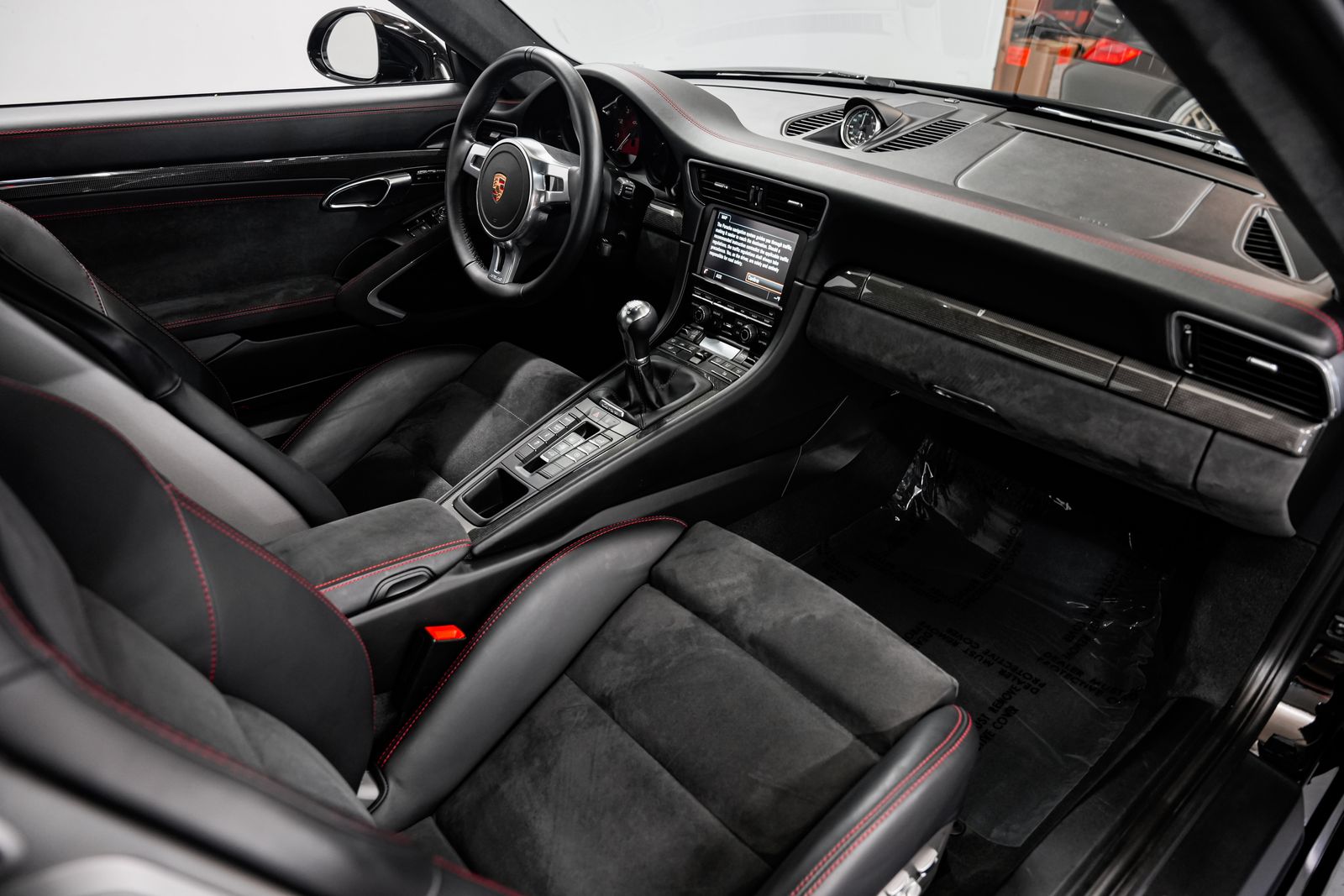 2016 Porsche 911 Carrera 4 GTS — photo 30