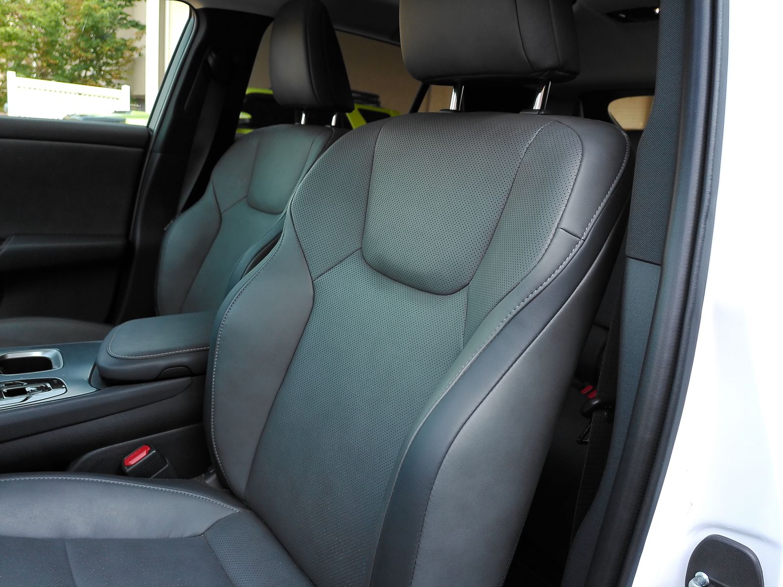 Used 2024 White Lexus 300e Premium image 8