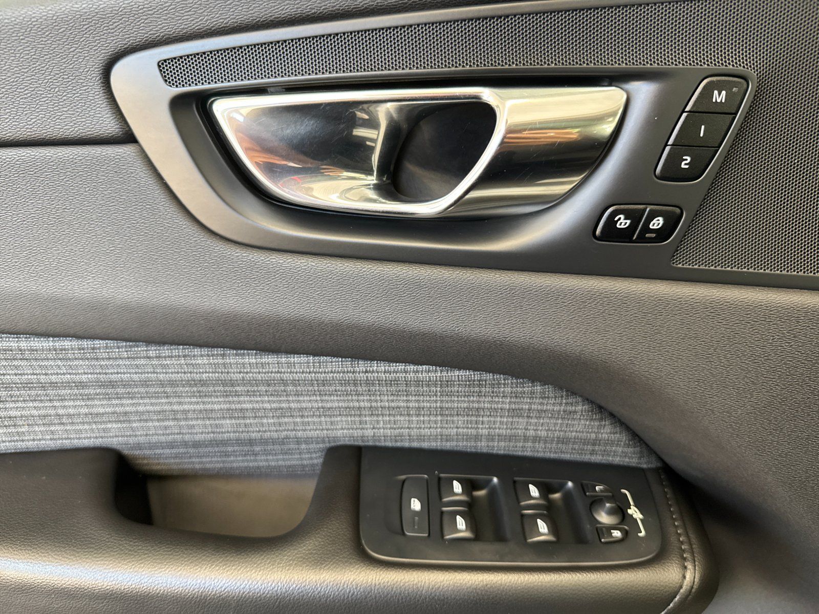 used 2022 Volvo XC60 Recharge Plug-In Hybrid car, priced at $31,998