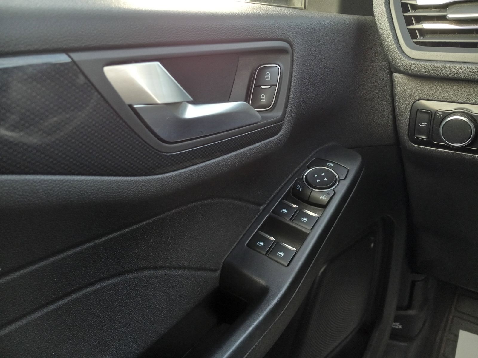2024 Ford Escape image 27