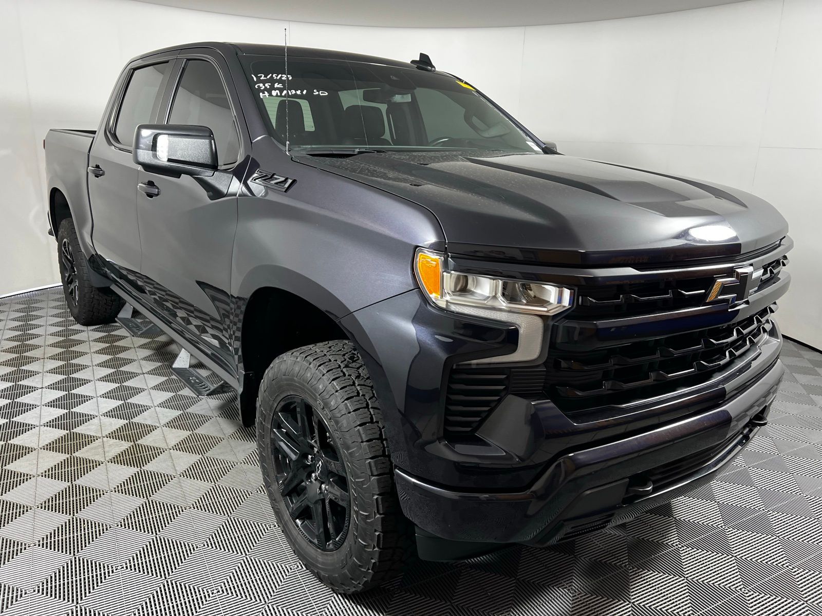 Thumbnail: 2023 Chevrolet Silverado 1500 - 3