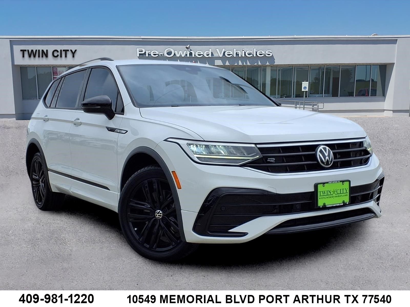 2022 Volkswagen Tiguan 2.0T SE R-Line Black's photo