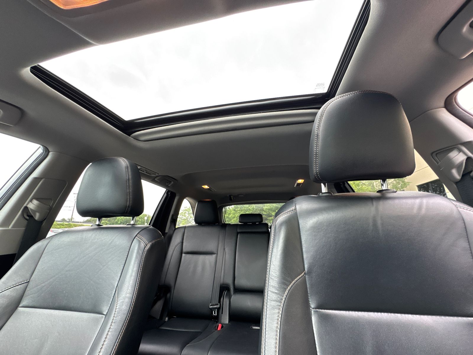 Used 2018 Gray Toyota XLE image 32