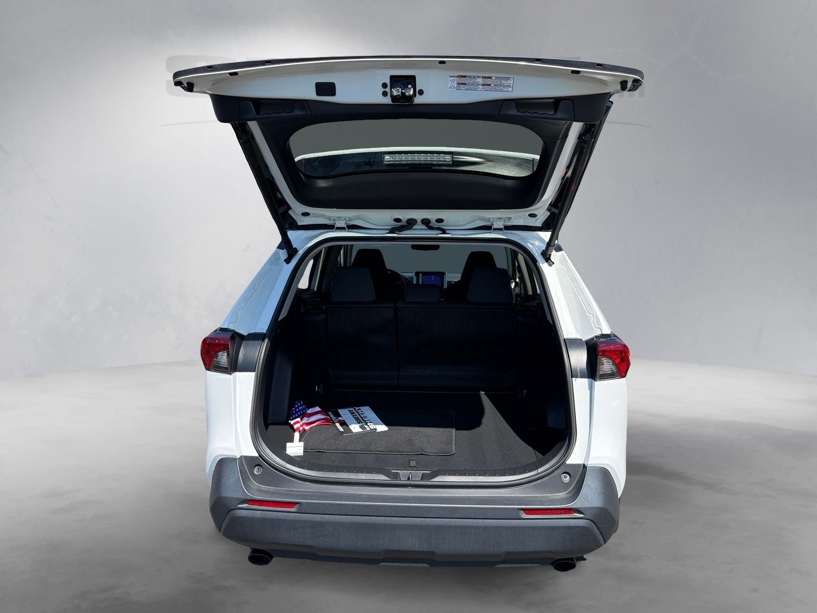 Used 2024 White Toyota XLE image 20