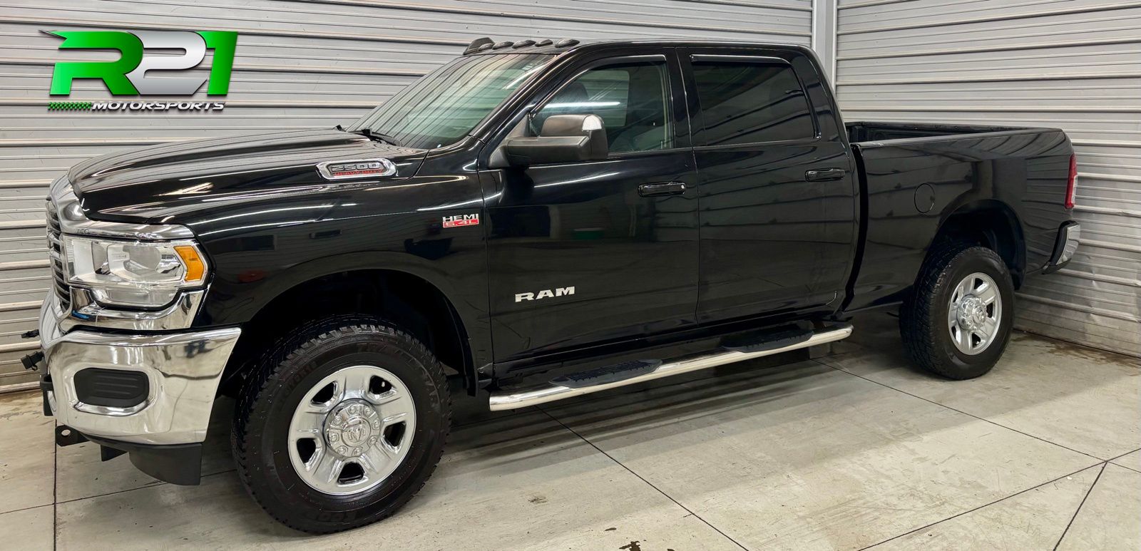 Diamond Black Crystal Pearlcoat 2020 RAM 2500 Big Horn Crew Cab 4WD Pickup Truck Four-Wheel Drive 8-Speed Automatic