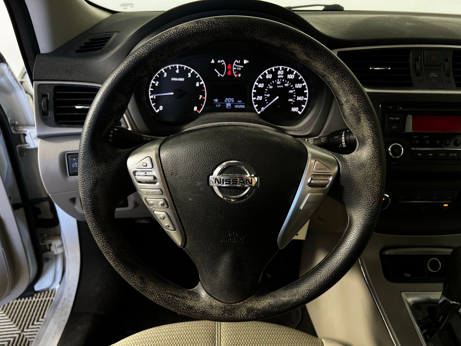 Thumbnail: 2015 Nissan Sentra - 9