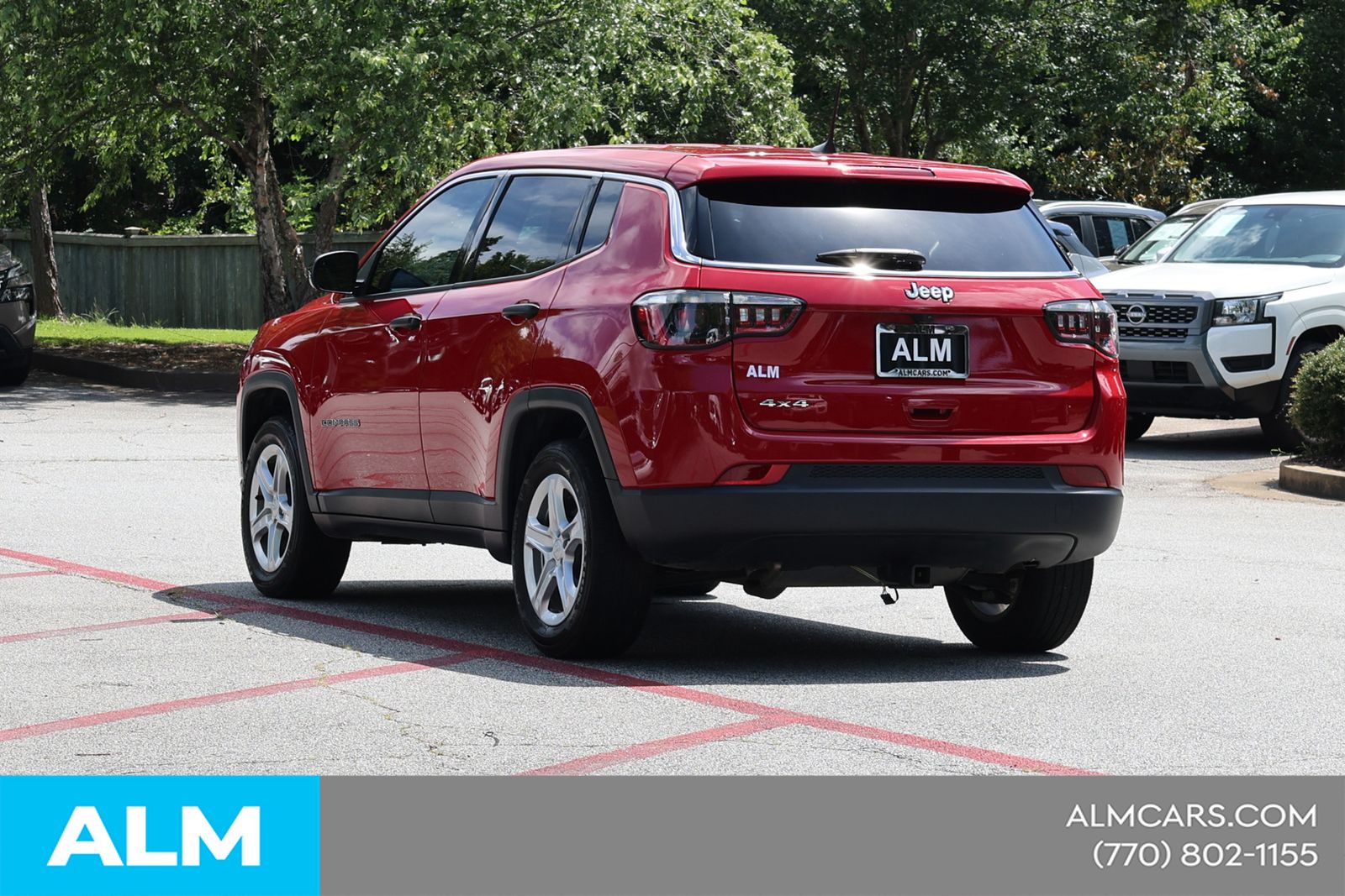 Used 2024  Jeep Sport image 9