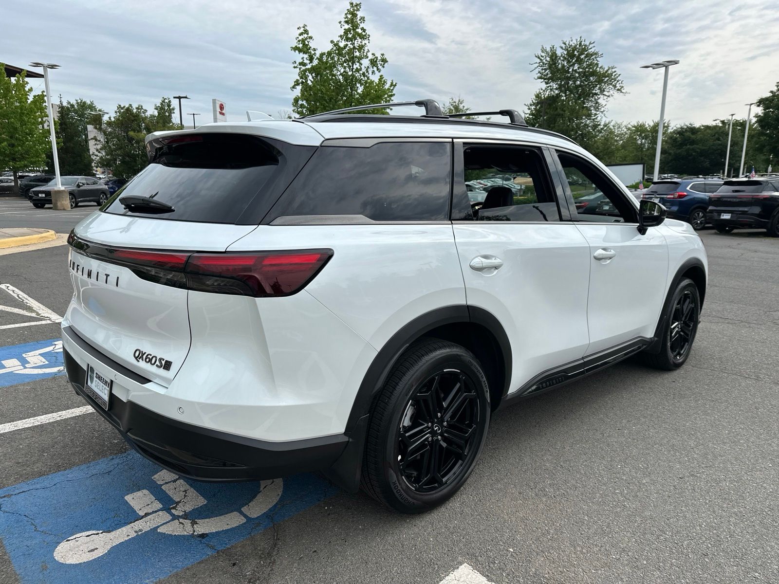 Used 2026 White INFINITI SPORT image 7