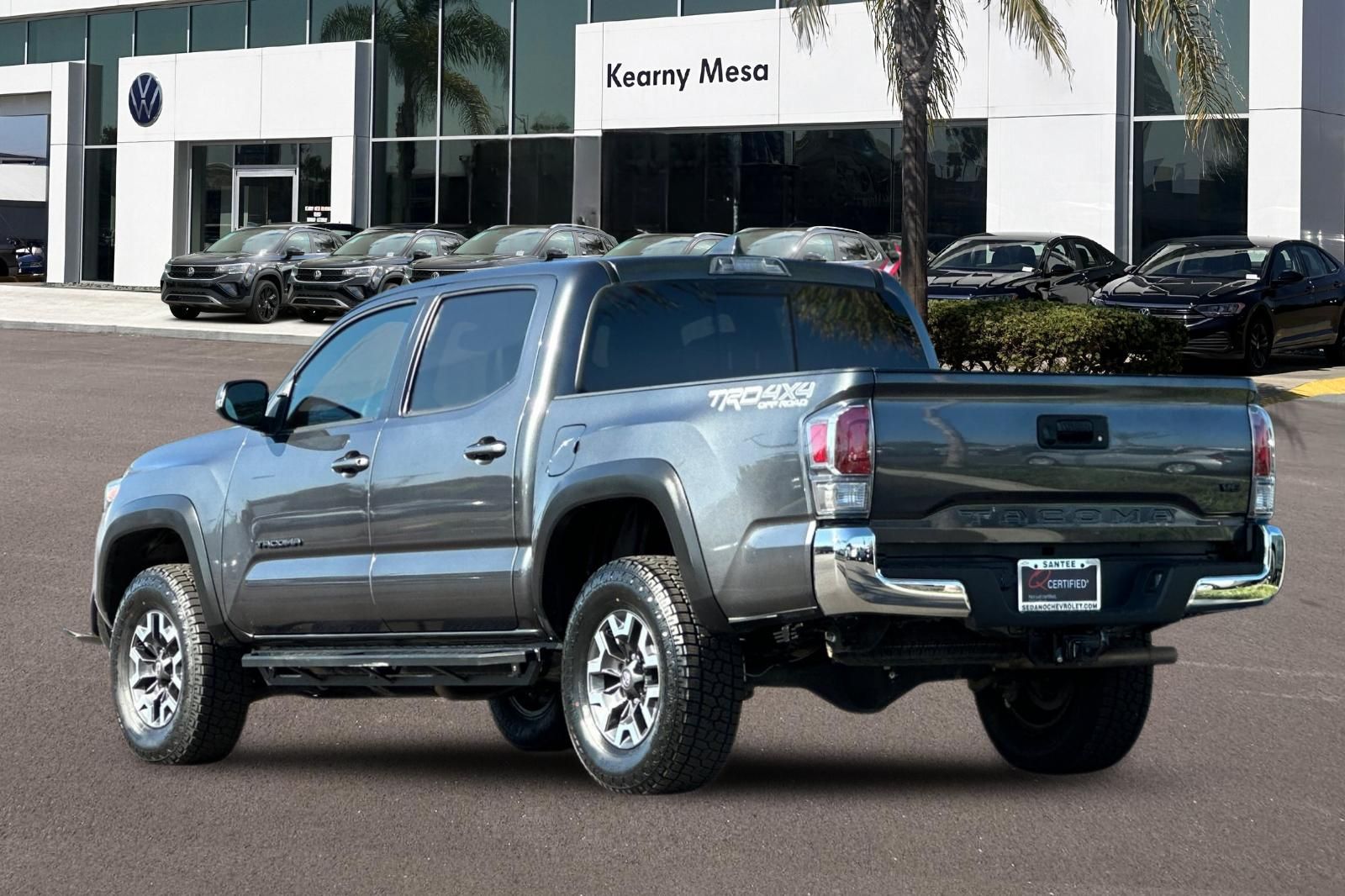 View vehicle photo 7