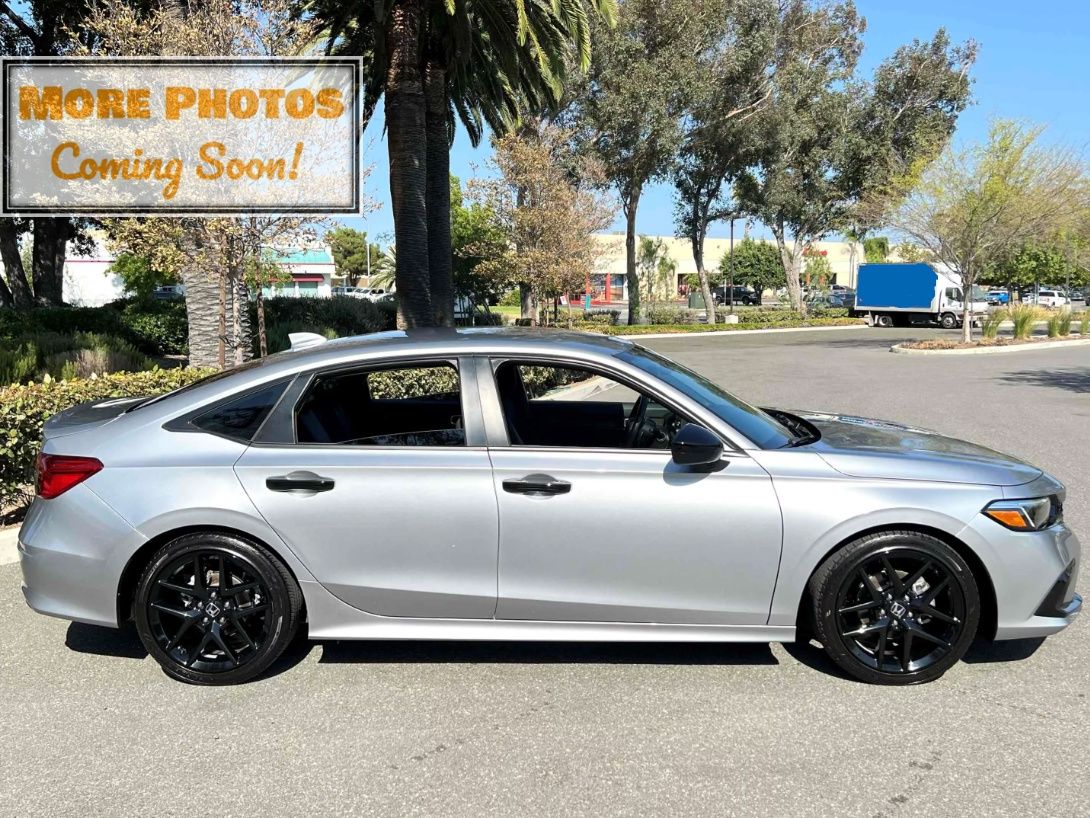 View vehicle photo 7