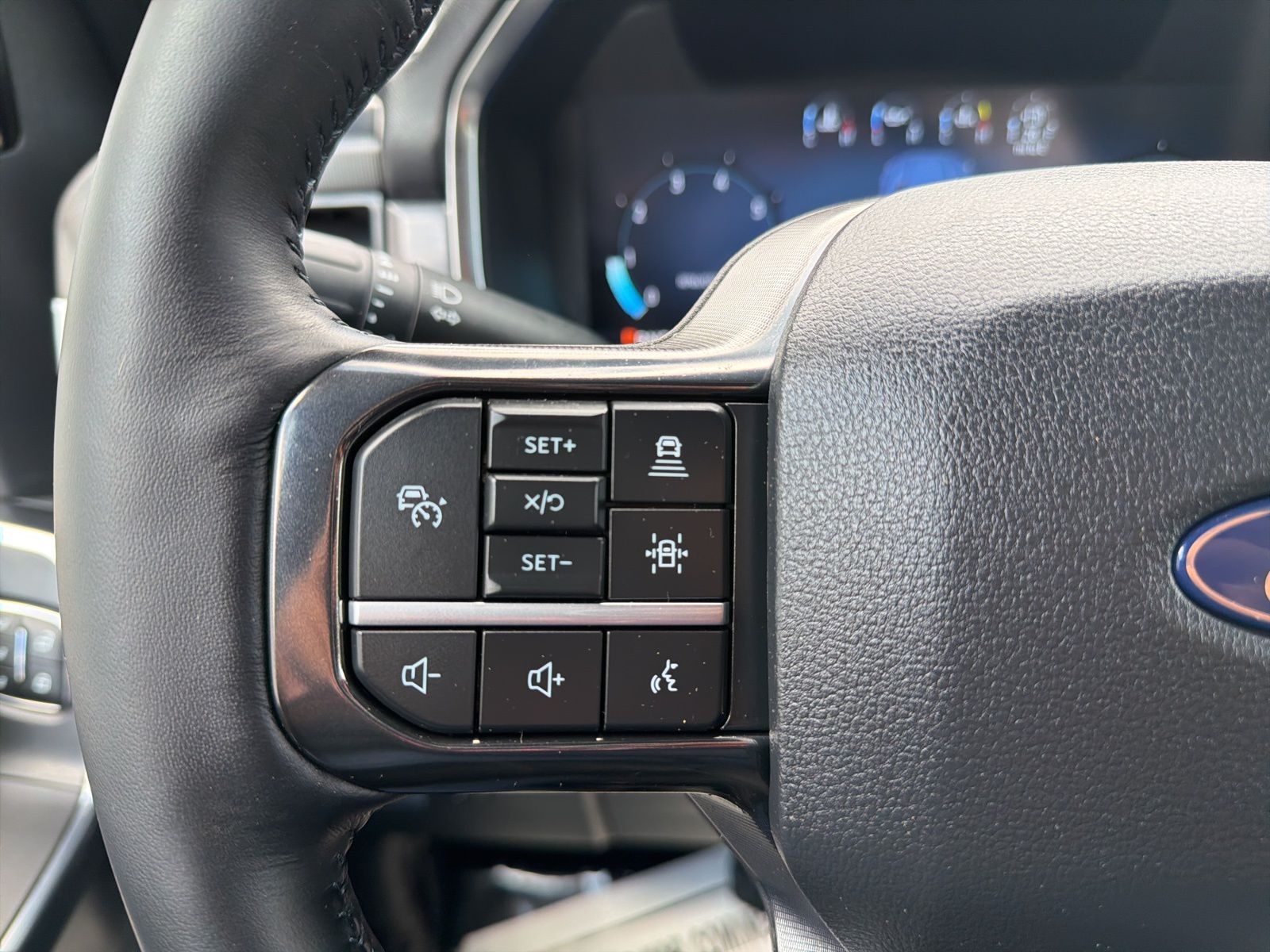 Used 2025 Star White Ford Platinum image 28
