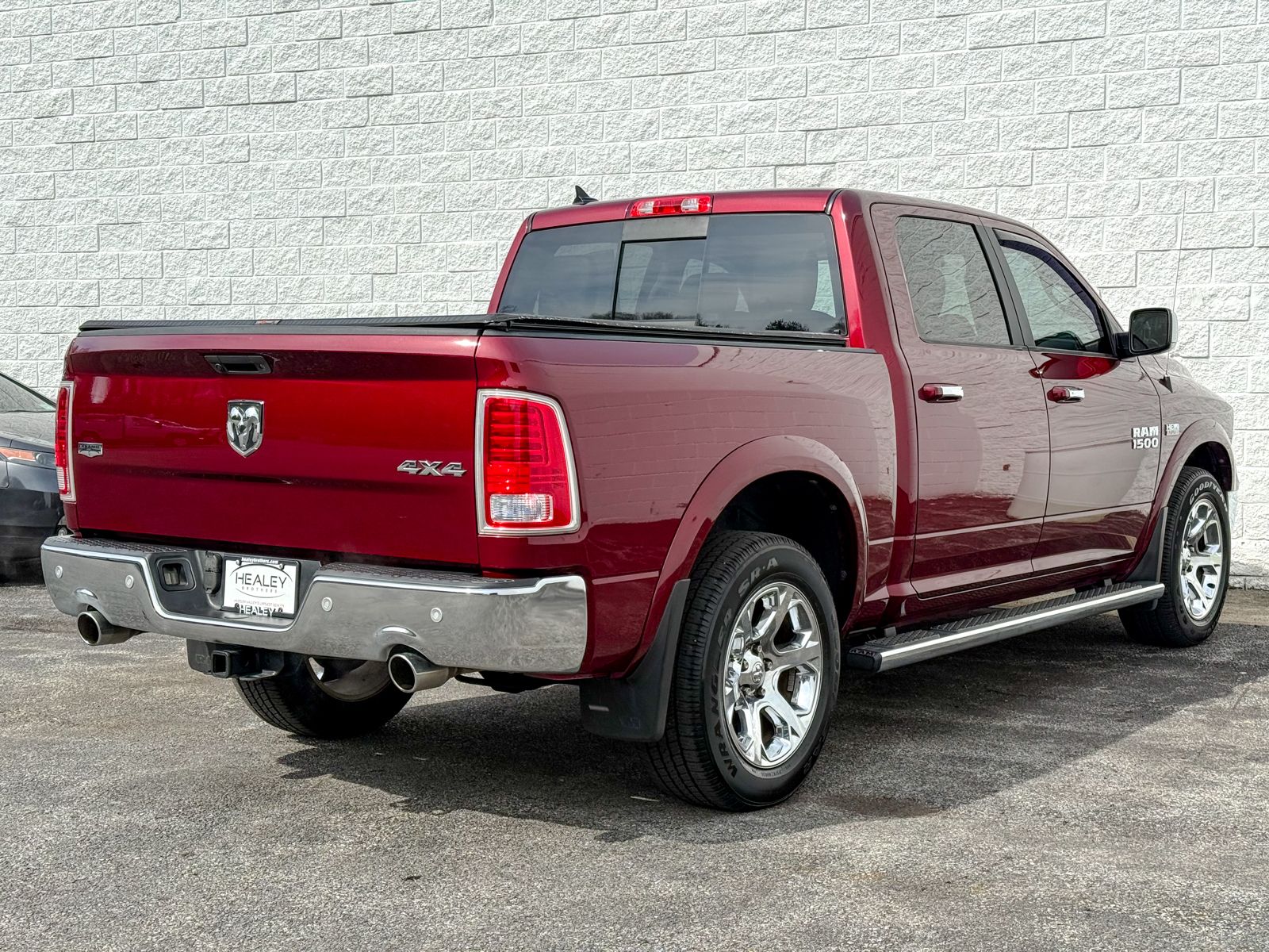 View vehicle photo 7