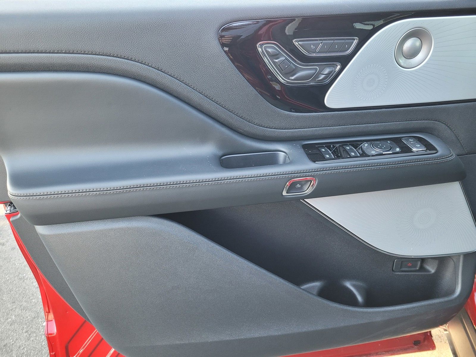 New 2026 Red Lincoln Reserve image 10