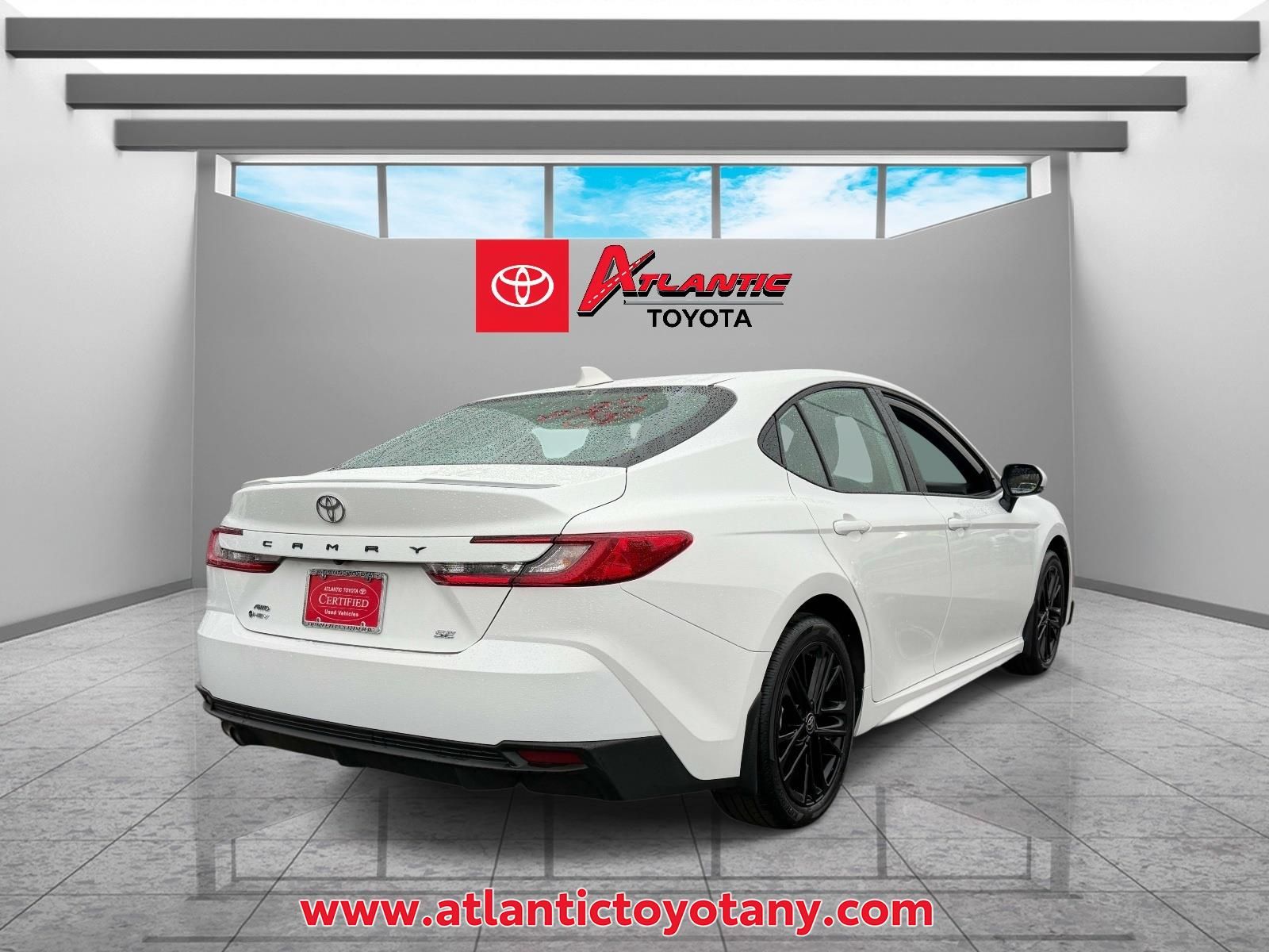 View vehicle photo 4