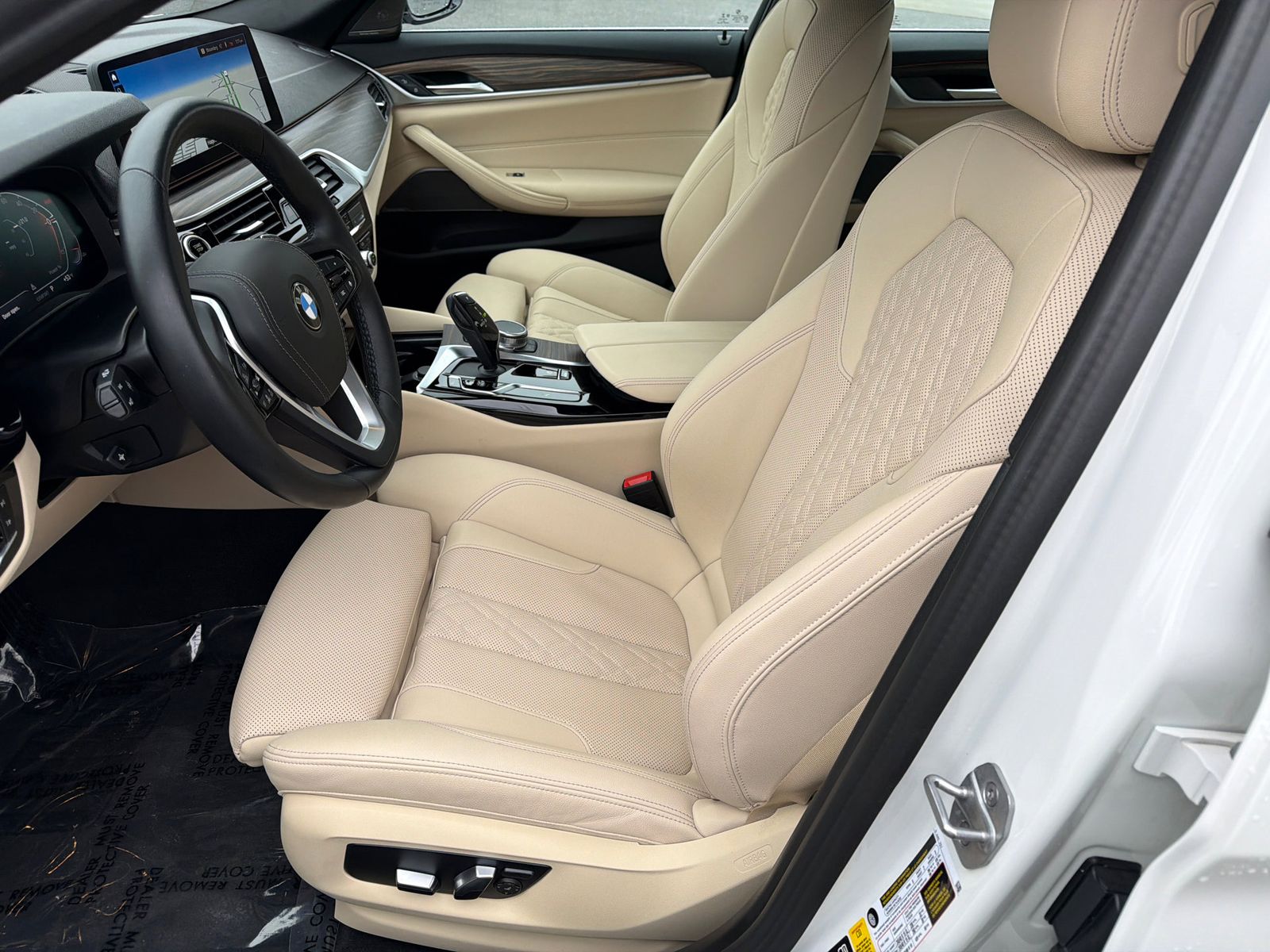 Used 2023 Alpine White BMW 540i xDrive image 8