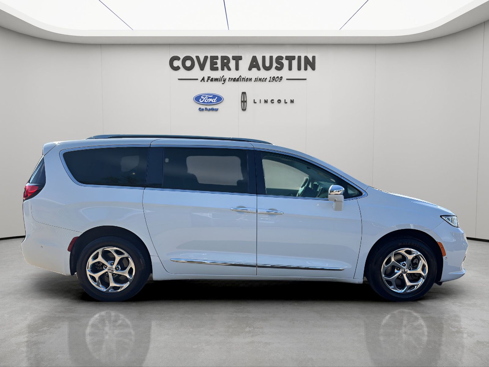 Used Car 2021 Chrysler Pacifica  Limited For Sale Under $30,000 In Austin, Texas