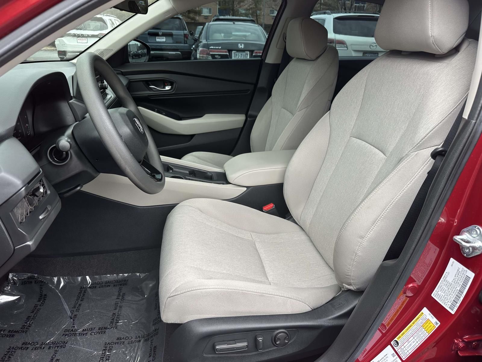 Used 2025 Red Honda SE image 9