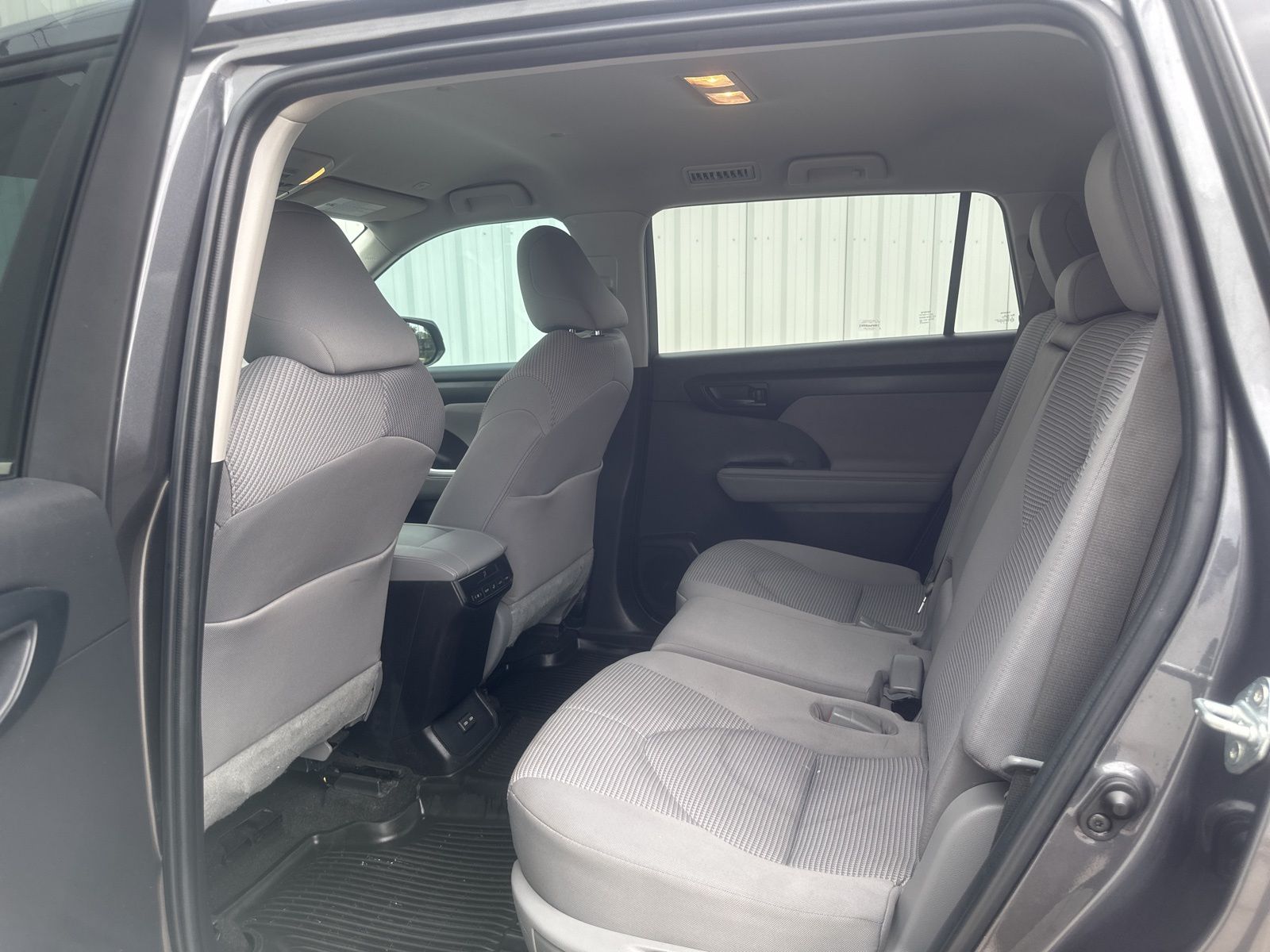 Used Car 2023 Toyota Highlander  Le For Sale Under $35,000 In Austin, Texas