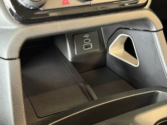 New 2025 Oxford White Ford Lariat image 28