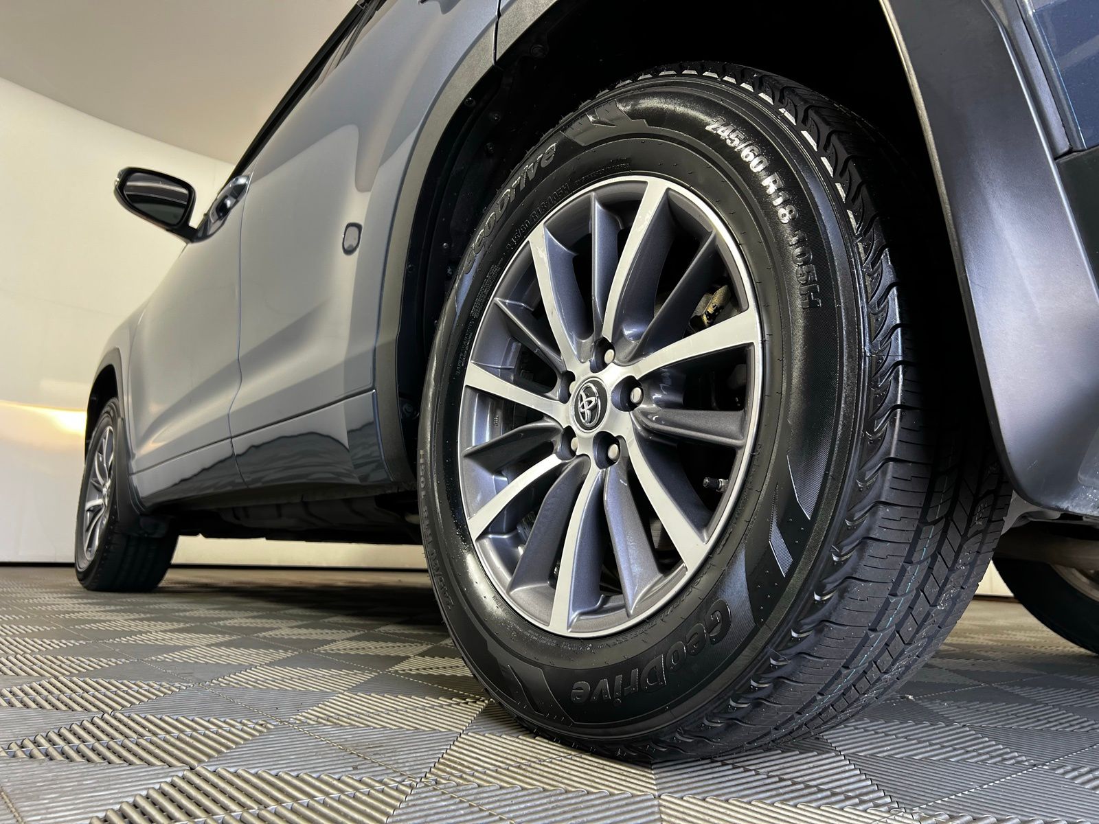 2017 Toyota Highlander XLE 31