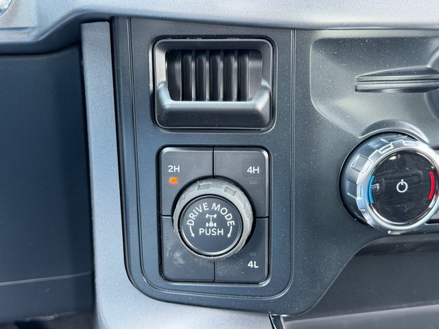 New 2026 Carbonized Gray Metallic Ford XLT image 28