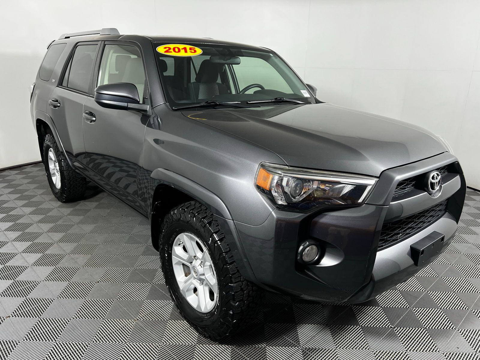 2015 Toyota 4Runner SR5 3