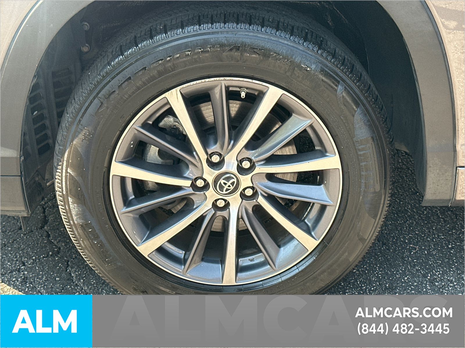 Used 2018 Gray Toyota XLE image 12