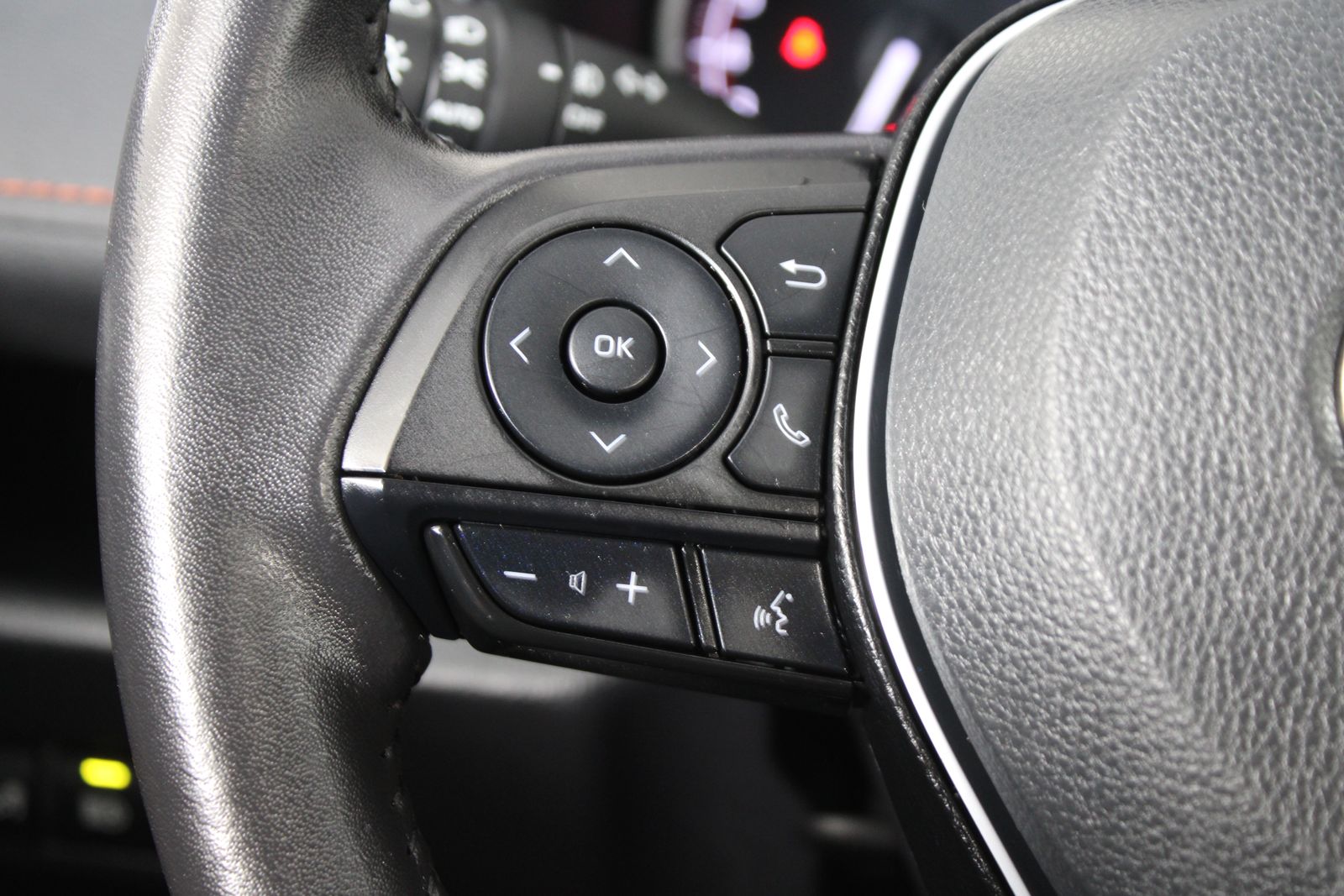 Used 2024 White Toyota Adventure image 21